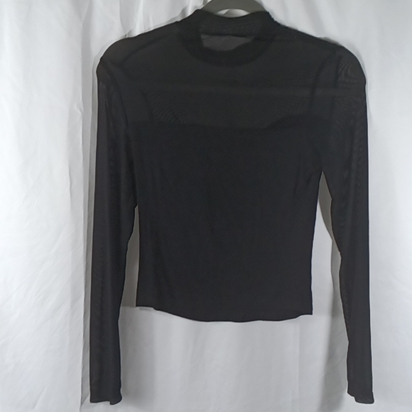 Women's size medium top - Picture 3 of 3
